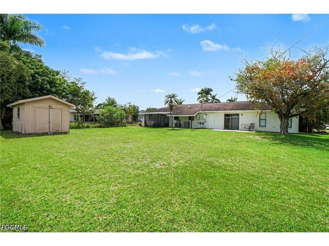 2208/2210 Iris Way Fort Myers FL 33905 2026015825 image41
