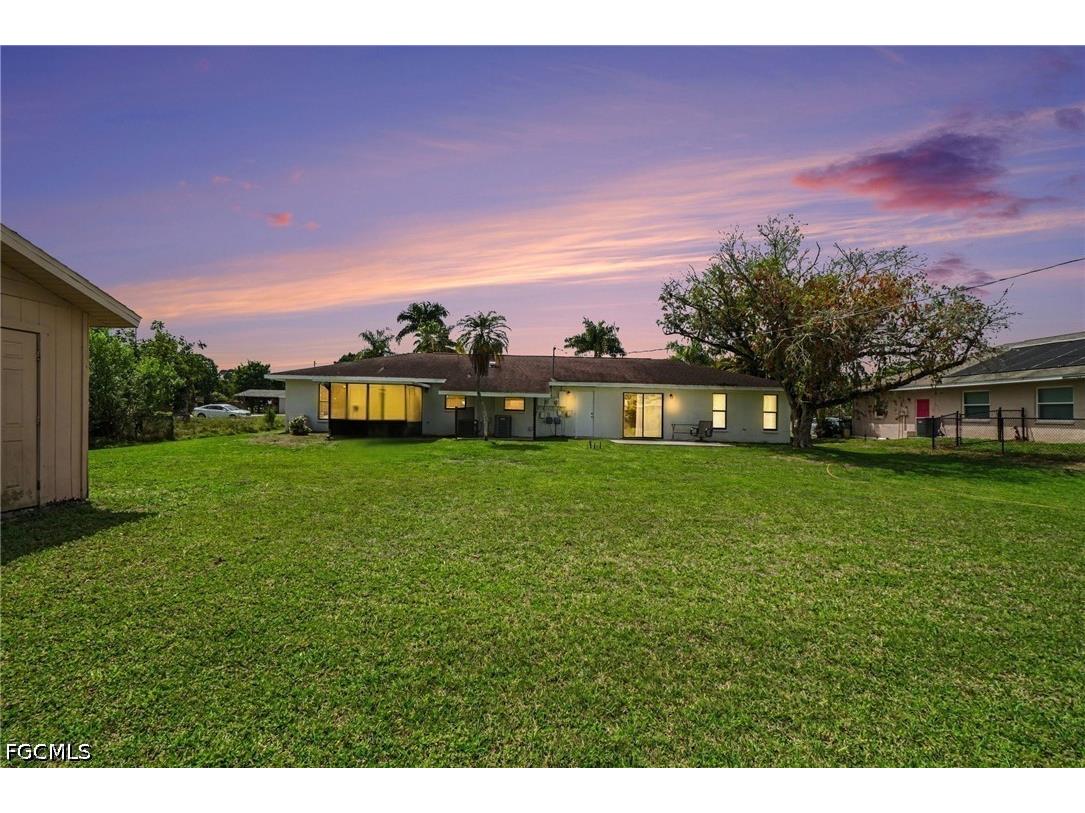 2208/2210 Iris Way Fort Myers FL 33905 2026015825 image42