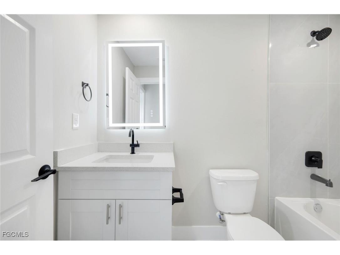 2208 NE 23rd Avenue Cape Coral FL 33909 2025024938 image20