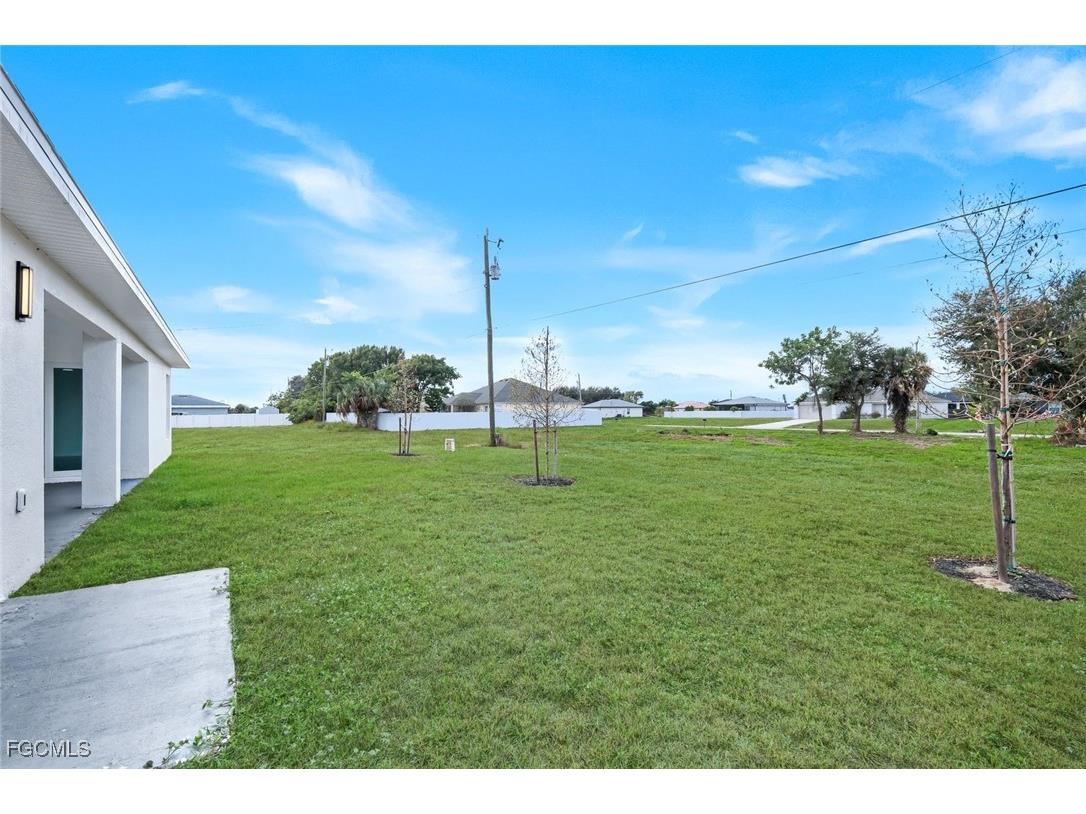 2208 NE 23rd Avenue Cape Coral FL 33909 2025024938 image24