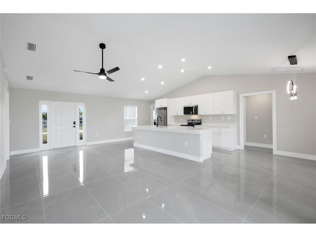 2208 NE 23rd Avenue Cape Coral FL 33909 2025024938 image3