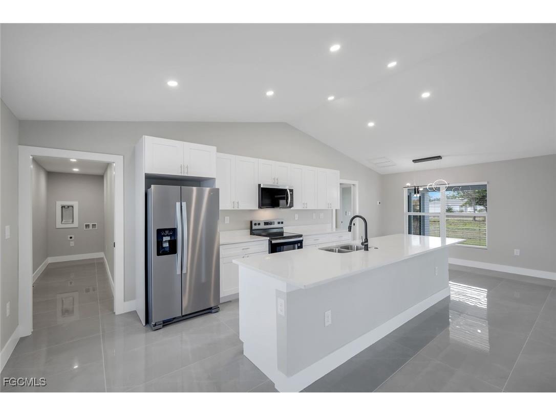 2208 NE 23rd Avenue Cape Coral FL 33909 2025024938 image6