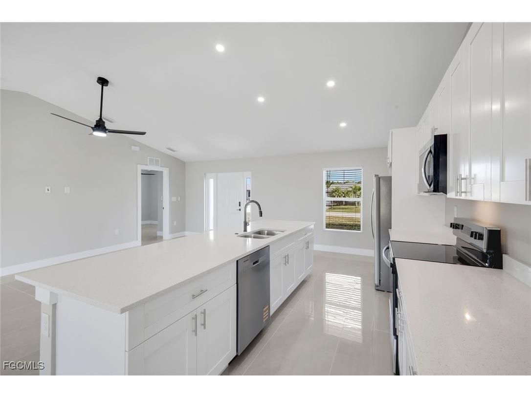 2208 NE 23rd Avenue Cape Coral FL 33909 2025024938 image9