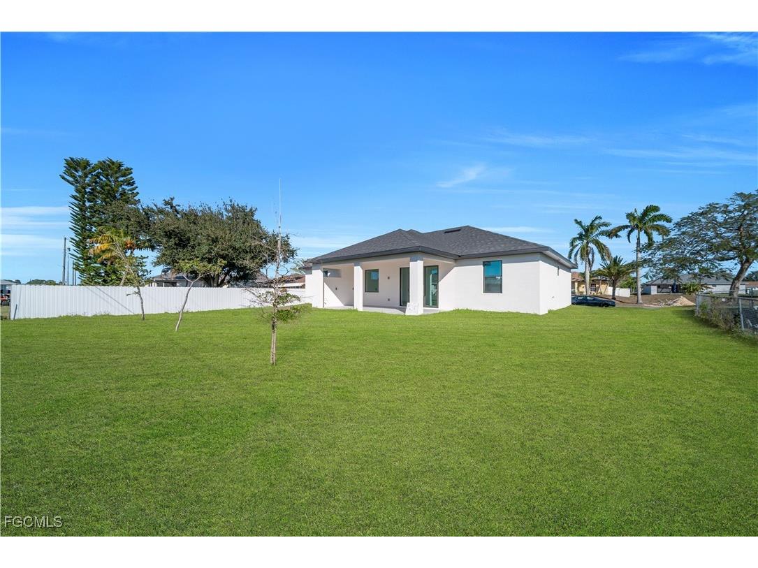 2208 NE 9th Avenue Cape Coral FL 33909 2026004913 image36