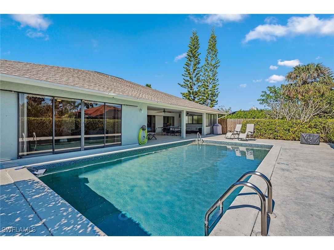 2208 Regal Way Naples FL 34110 224100606 image1