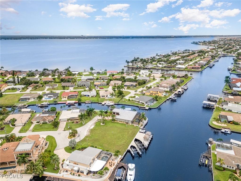 2208 SE 27th Street Cape Coral FL 33904 2025007440 image2