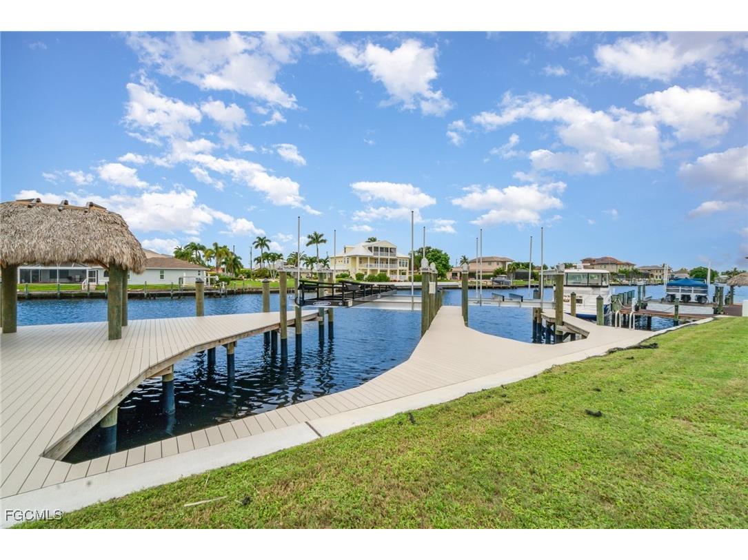 2208 SE 27th Street Cape Coral FL 33904 2025007440 image8