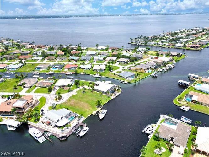 2208 SE 27th Street Cape Coral FL 33904 222087858 image1