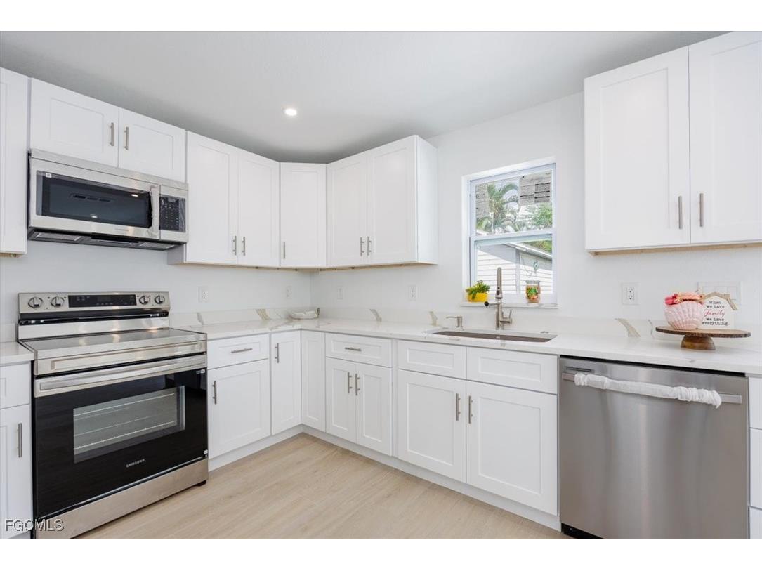 2209 Delta Street Fort Myers FL 33907 2025014521 image10