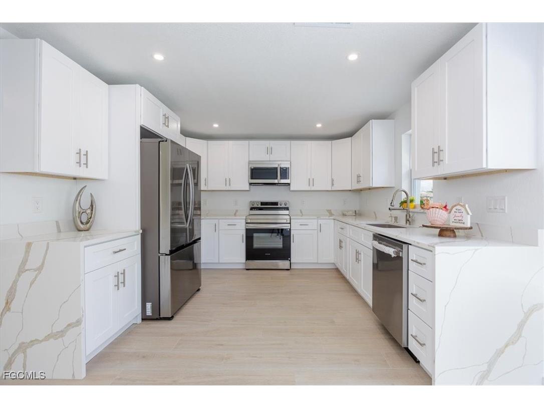 2209 Delta Street Fort Myers FL 33907 2025014521 image12