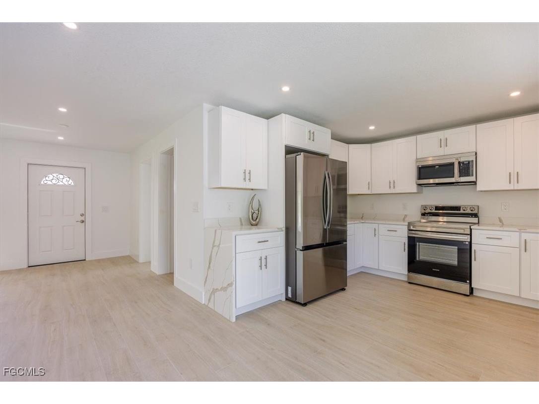 2209 Delta Street Fort Myers FL 33907 2025014521 image13