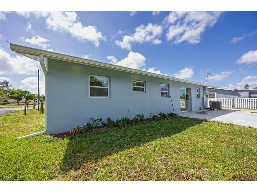 2209 Delta Street Fort Myers FL 33907 2025014521 image26