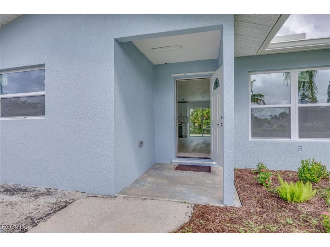 2209 Delta Street Fort Myers FL 33907 2025014521 image3