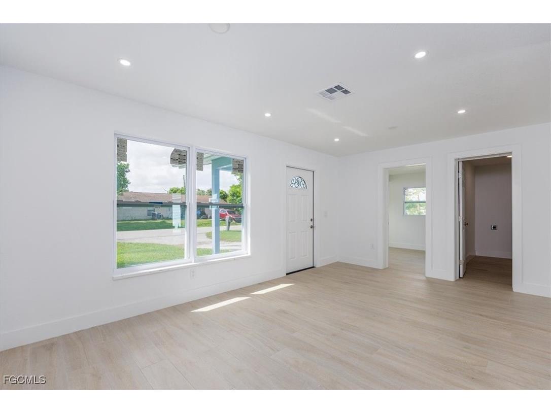 2209 Delta Street Fort Myers FL 33907 2025014521 image7