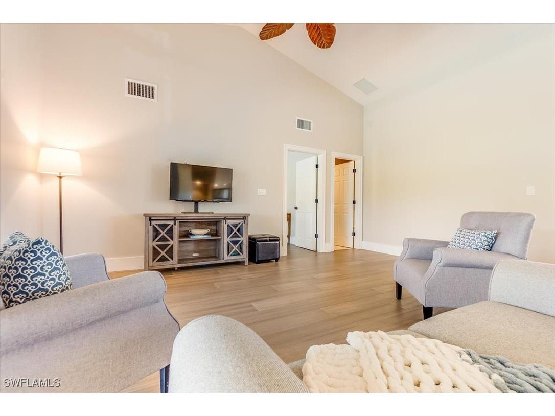 2209 Regal Way Naples FL 34110 225053763 image19