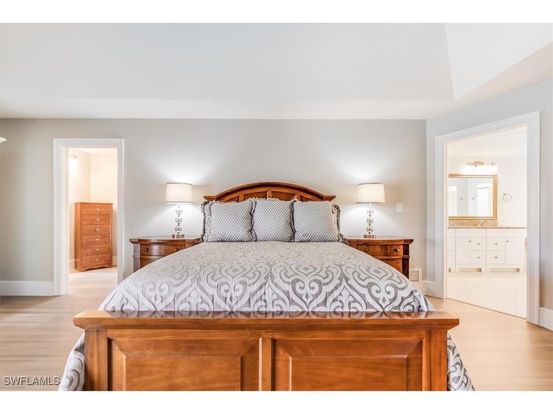 2209 Regal Way Naples FL 34110 225053763 image24