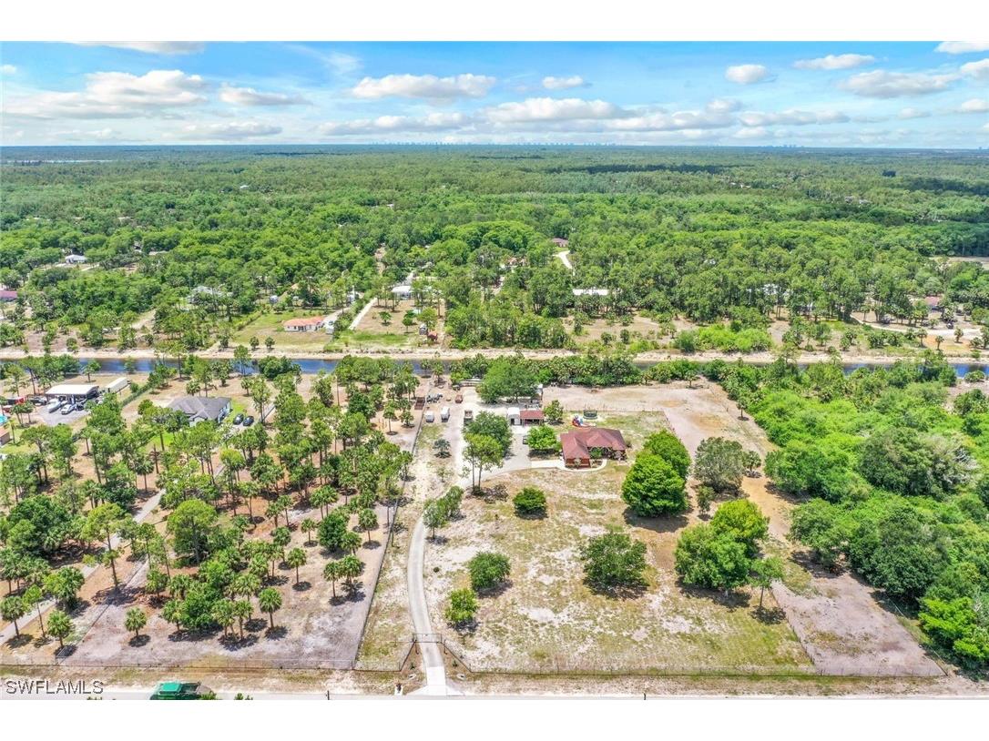 221 10th Street SE Naples FL 34117 223038680 image1