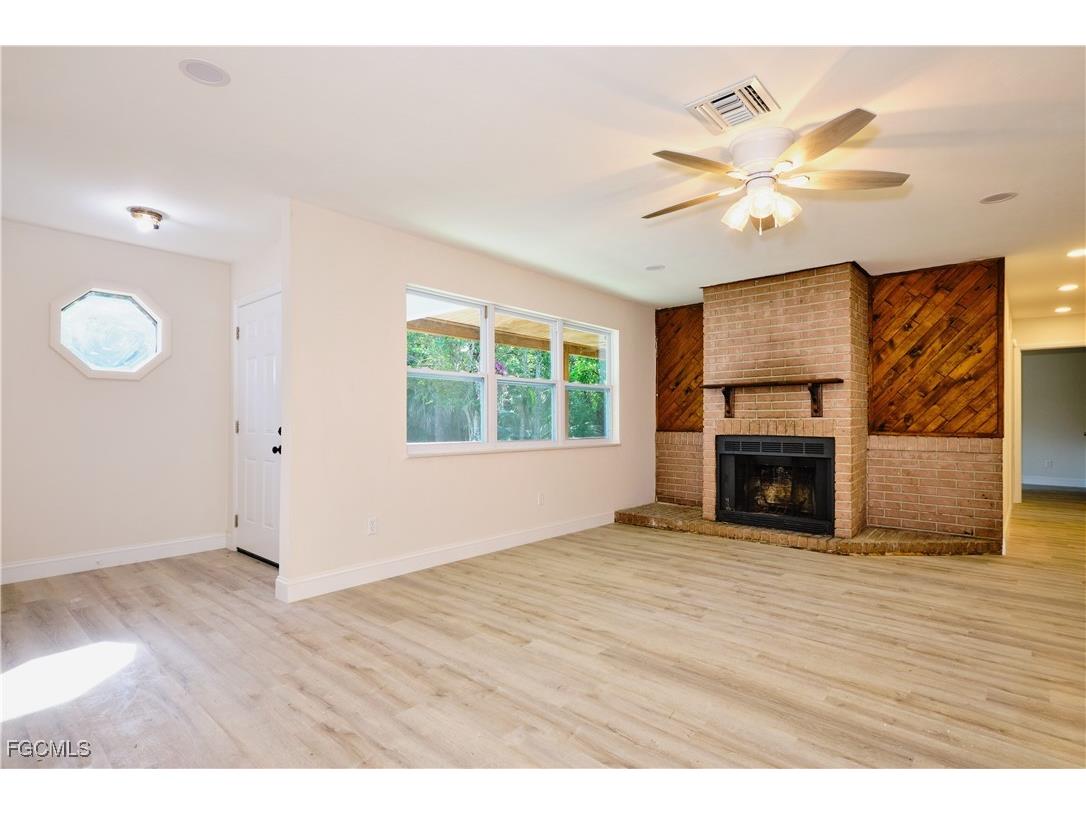 221 18th Avenue NW Naples FL 34120 2025024503 image8