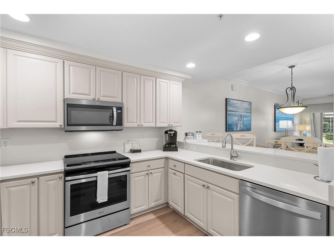 221 9th Street S #113 Naples FL 34102 2025021439 image10