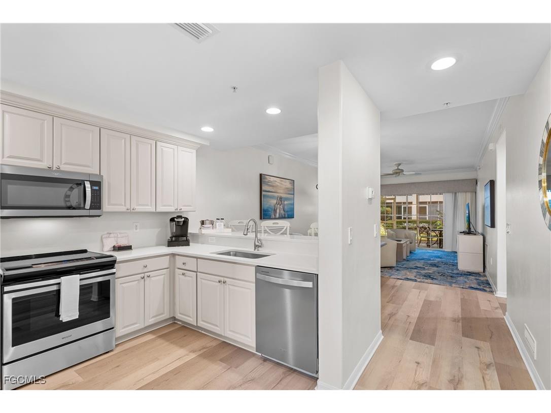 221 9th Street S #113 Naples FL 34102 2025021439 image9