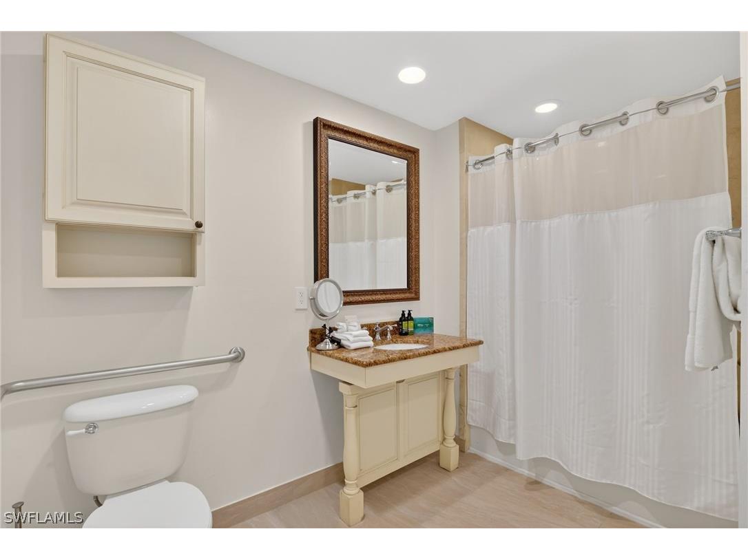 221 9th Street S #114 Naples FL 34102 226010460 image22