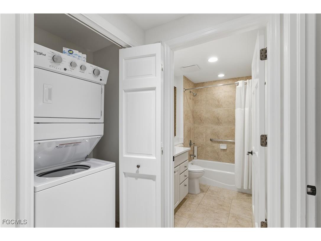 221 9th Street S #123 Naples FL 34102 2025025748 image23
