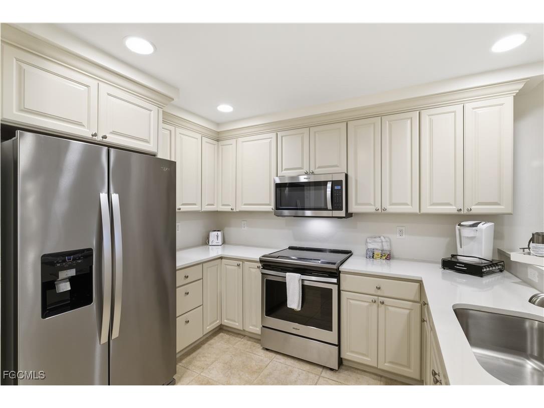 221 9th Street S #123 Naples FL 34102 2025025748 image7