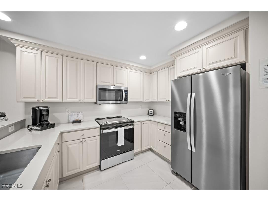 221 9th Street S #127 Naples FL 34102 2026010008 image6