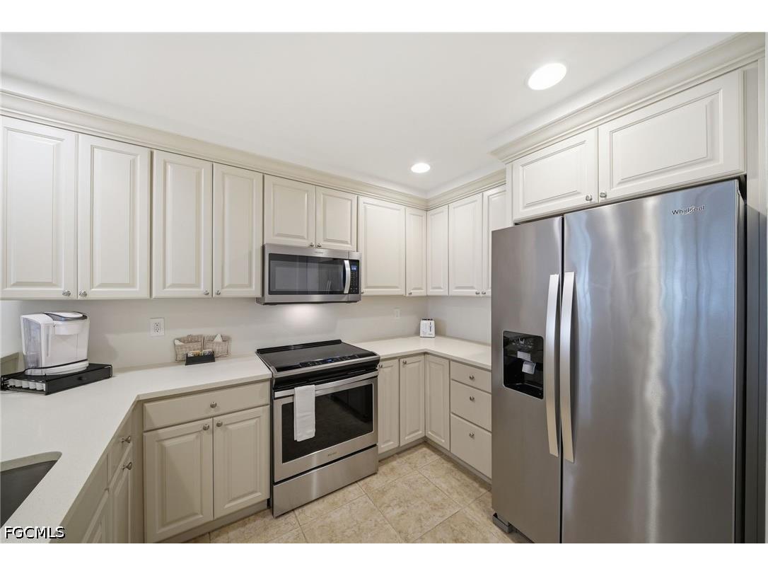 221 9th Street S #206 Naples FL 34102 2026022926 image5
