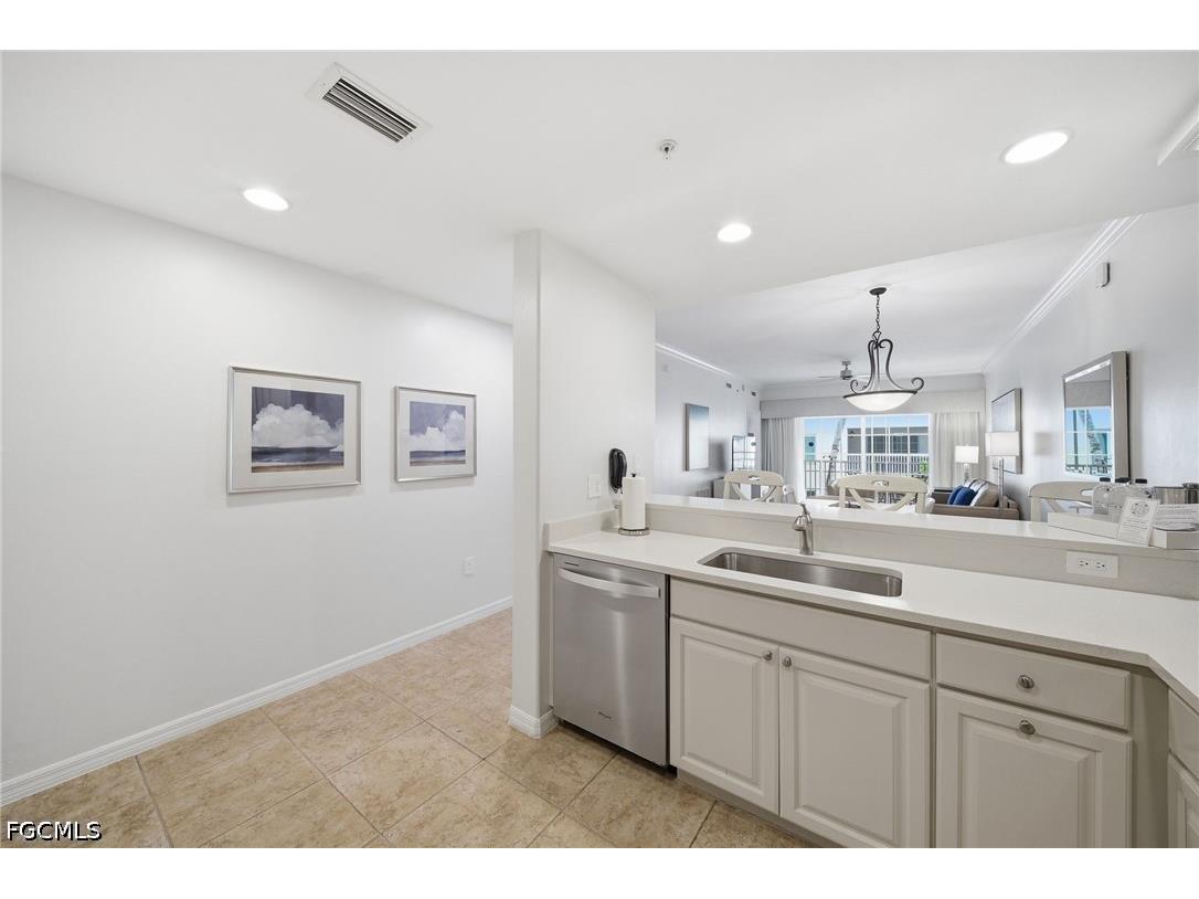 221 9th Street S #206 Naples FL 34102 2026022926 image6