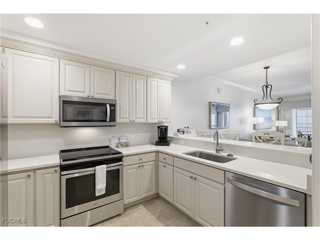221 9th Street S #207 Naples FL 34102 2026001834 image16