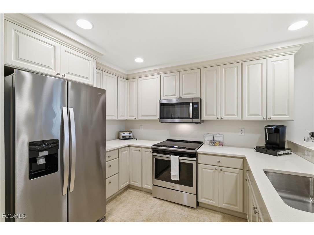 221 9th Street S #207 Naples FL 34102 2026001834 image17