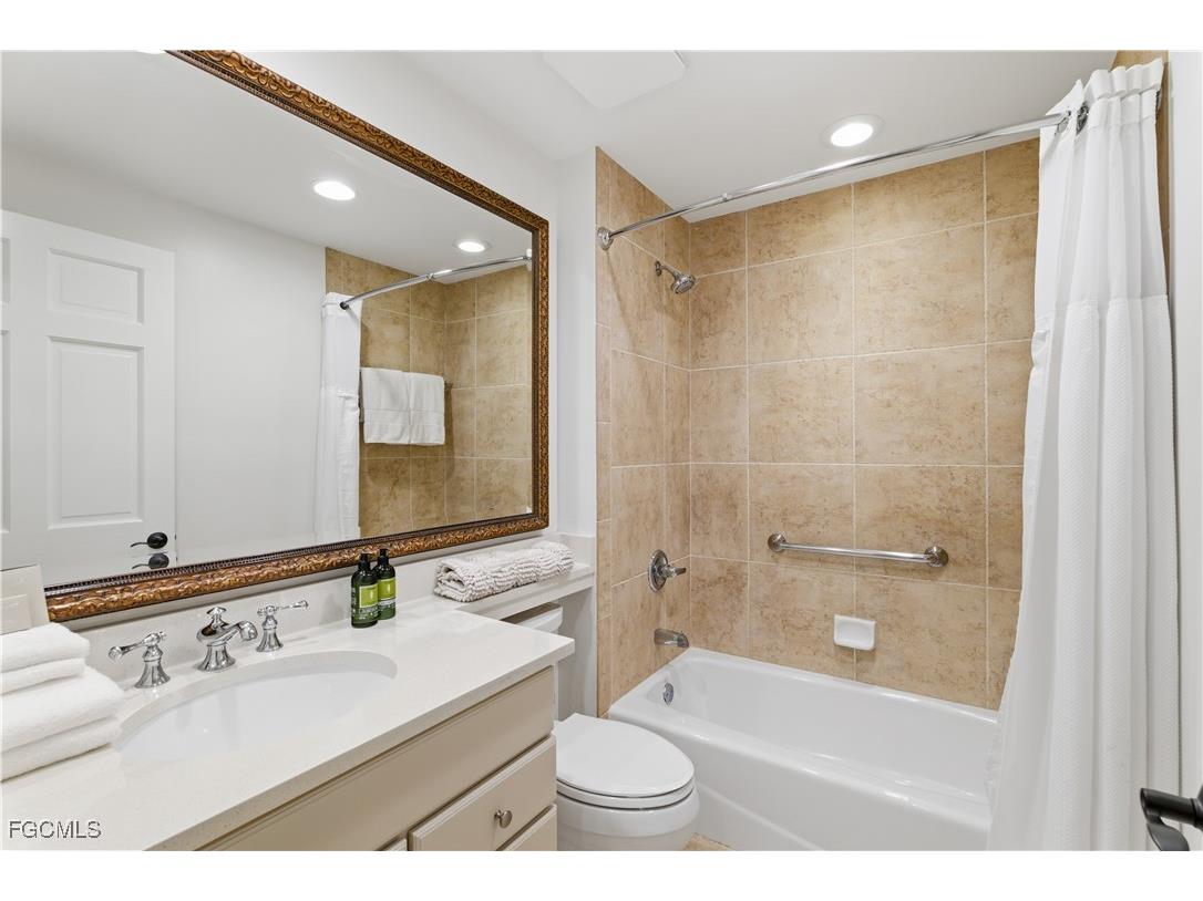 221 9th Street S #207 Naples FL 34102 2026001834 image20