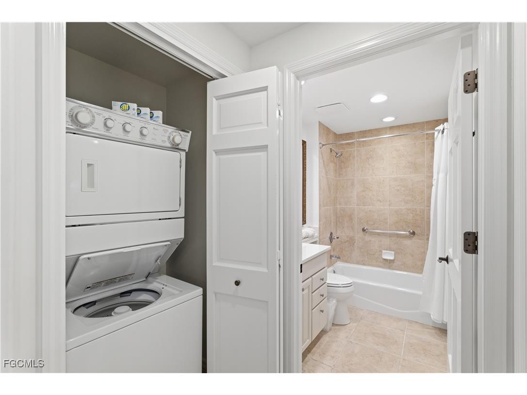 221 9th Street S #207 Naples FL 34102 2026001834 image28