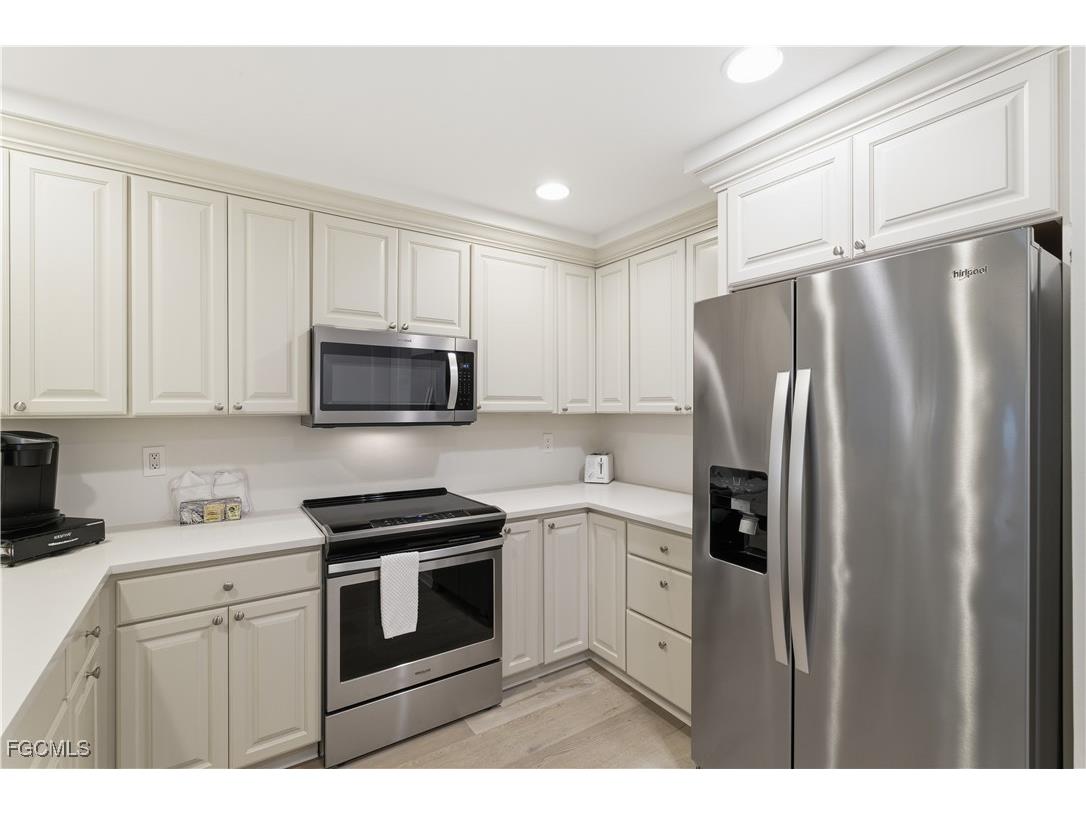 221 9th Street S #217 Naples FL 34102 2025025755 image8
