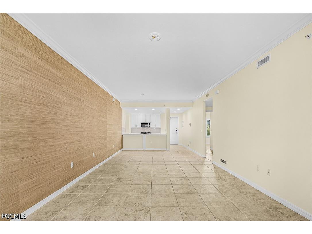 221 9th Street S #301 Naples FL 34102 2026019405 image10