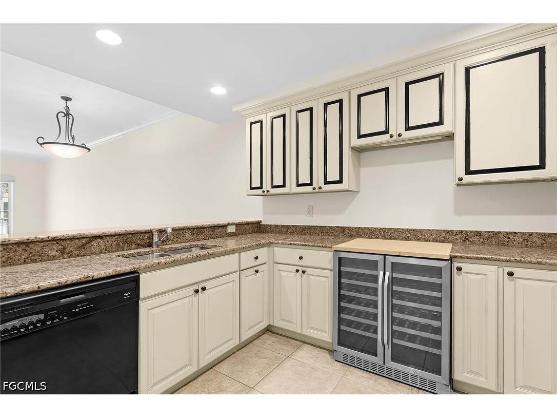 221 9th Street S #301 Naples FL 34102 2026019405 image23