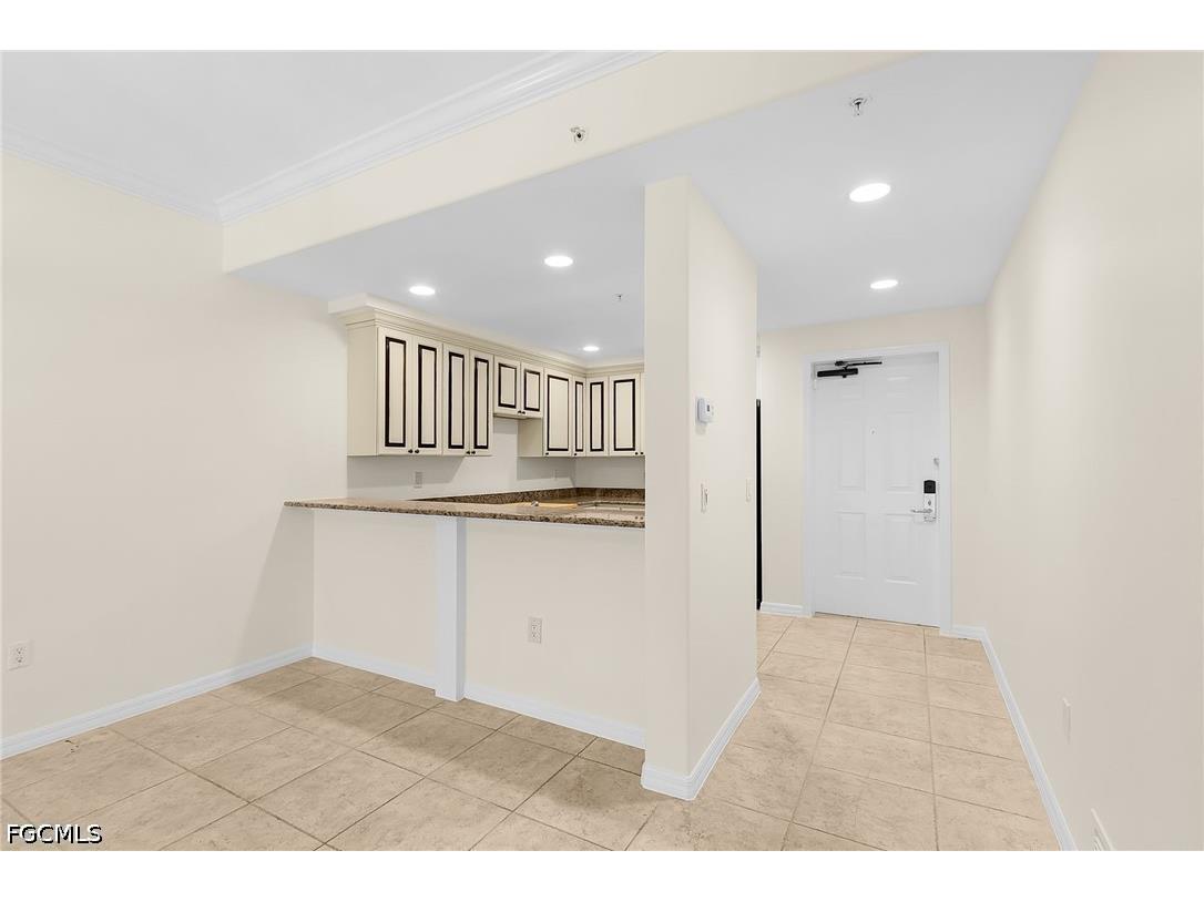 221 9th Street S #301 Naples FL 34102 2026019405 image27
