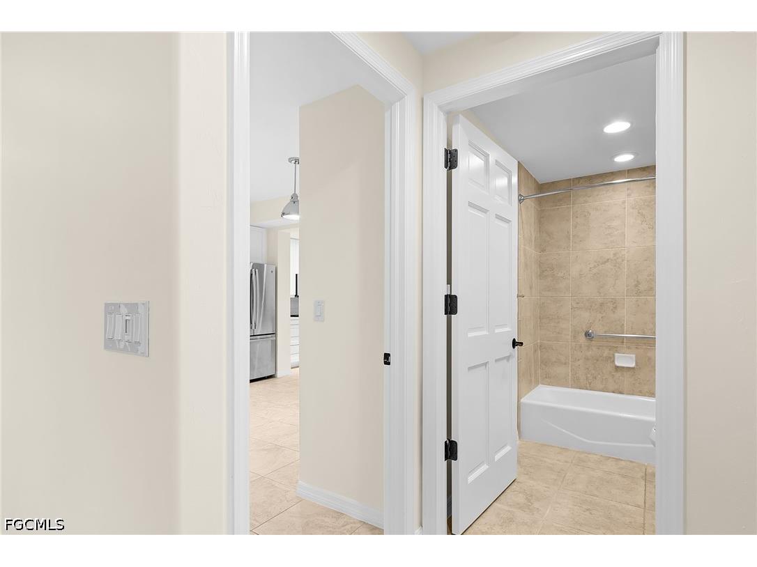 221 9th Street S #301 Naples FL 34102 2026019405 image37