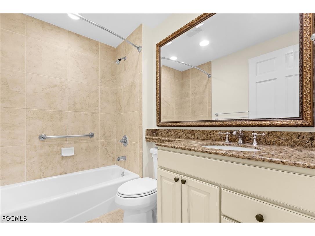 221 9th Street S #301 Naples FL 34102 2026019405 image38