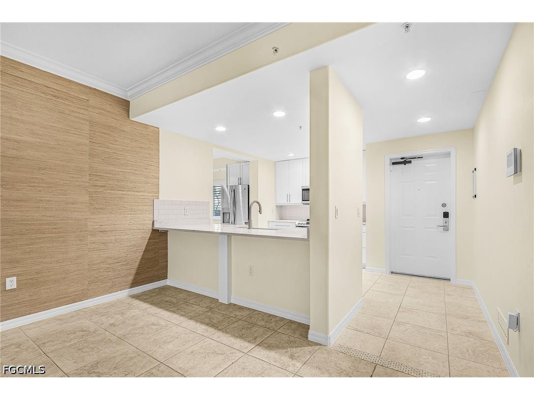 221 9th Street S #301 Naples FL 34102 2026019405 image6