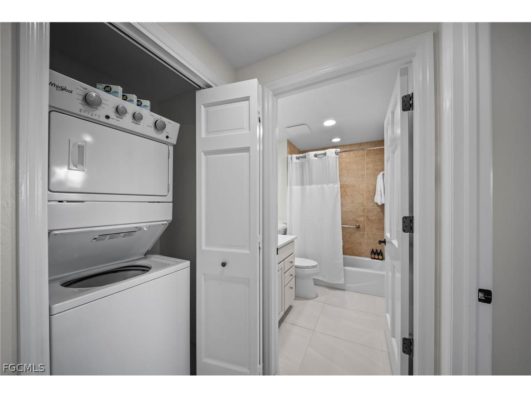 221 9th Street S #313 Naples FL 34102 2026010000 image18