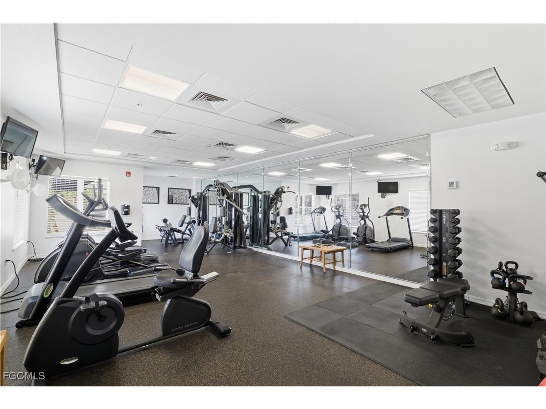 221 9th Street S #403 Naples FL 34102 2025025760 image20