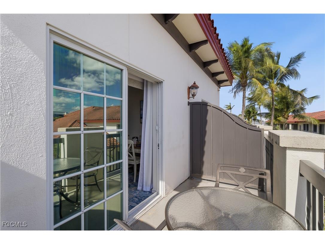 221 9th Street S #403 Naples FL 34102 2025025760 image9