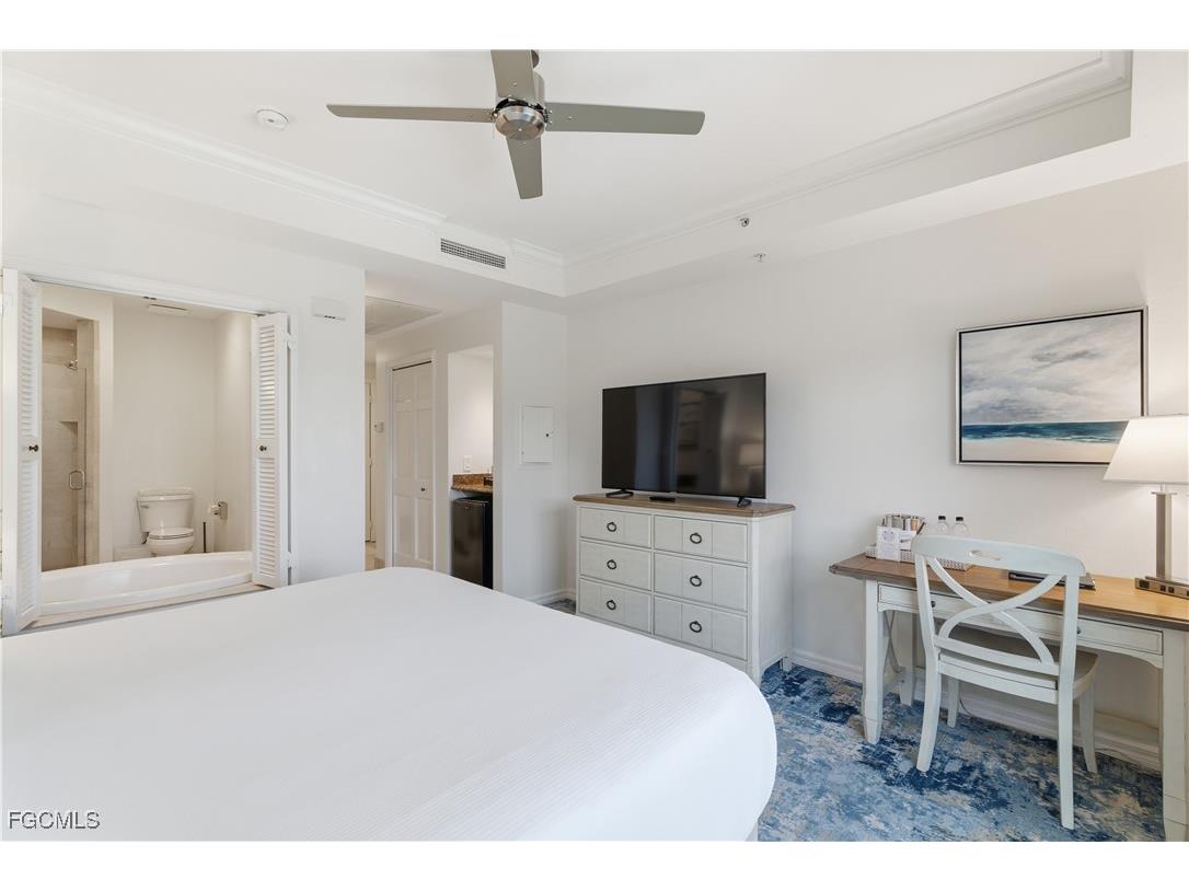 221 9th Street S #405 Naples FL 34102 2026001832 image8