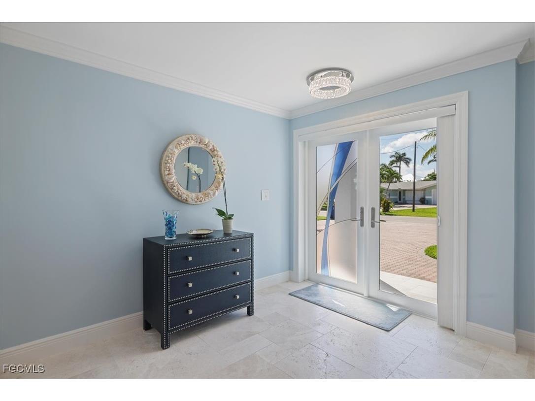 221 Albatross Street Fort Myers Beach FL 33931 2025001436 image2