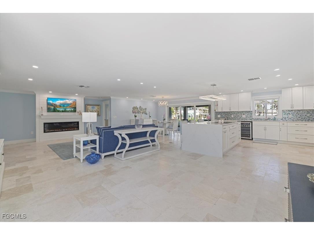 221 Albatross Street Fort Myers Beach FL 33931 2025001436 image3