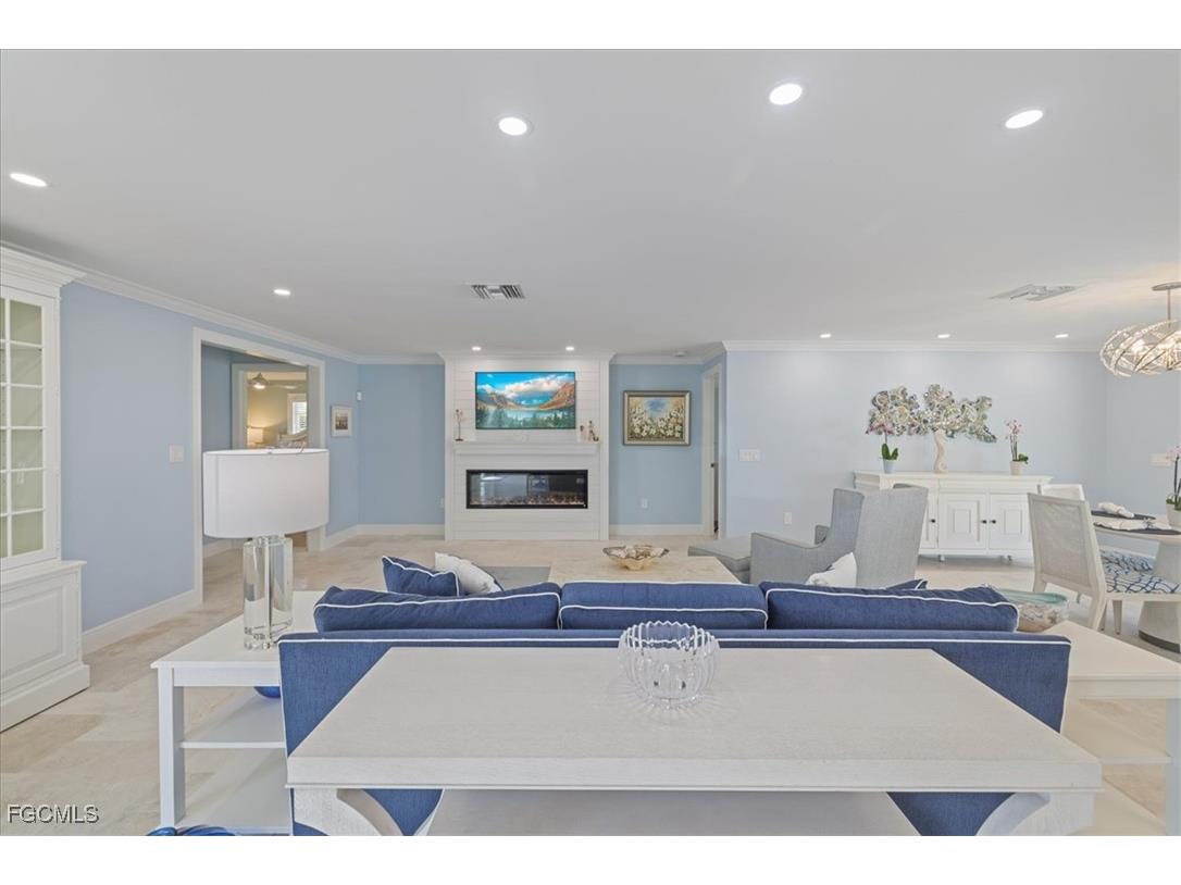 221 Albatross Street Fort Myers Beach FL 33931 2025001436 image4