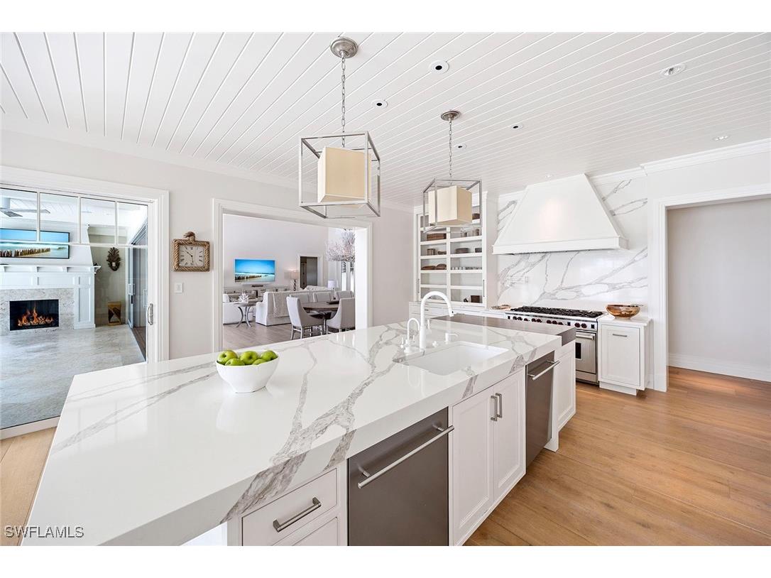 221 Aqua Court Naples FL 34102 225070603 image13