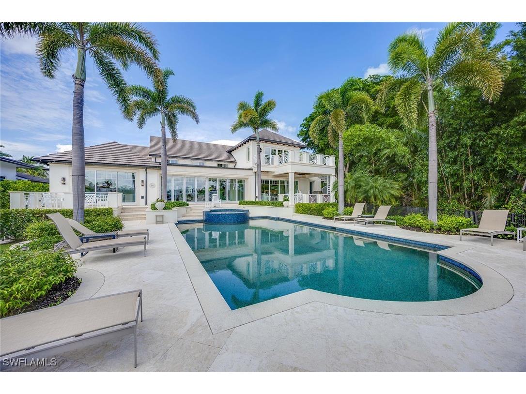 221 Aqua Court Naples FL 34102 225070603 image2